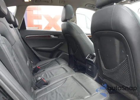 2010 Audi Q5 3.2 Premium z USA, uszkodzony, nr VIN WA1LKAFP4AA100044